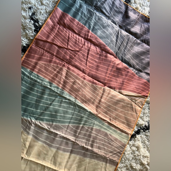 Yoga/Beach towel DōTERRA Essential Oil Branded - Picture 4 of 4